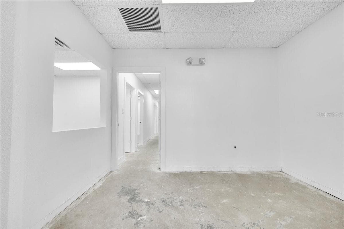 3300 TAMIAMI TRAIL — photo 8 of 45