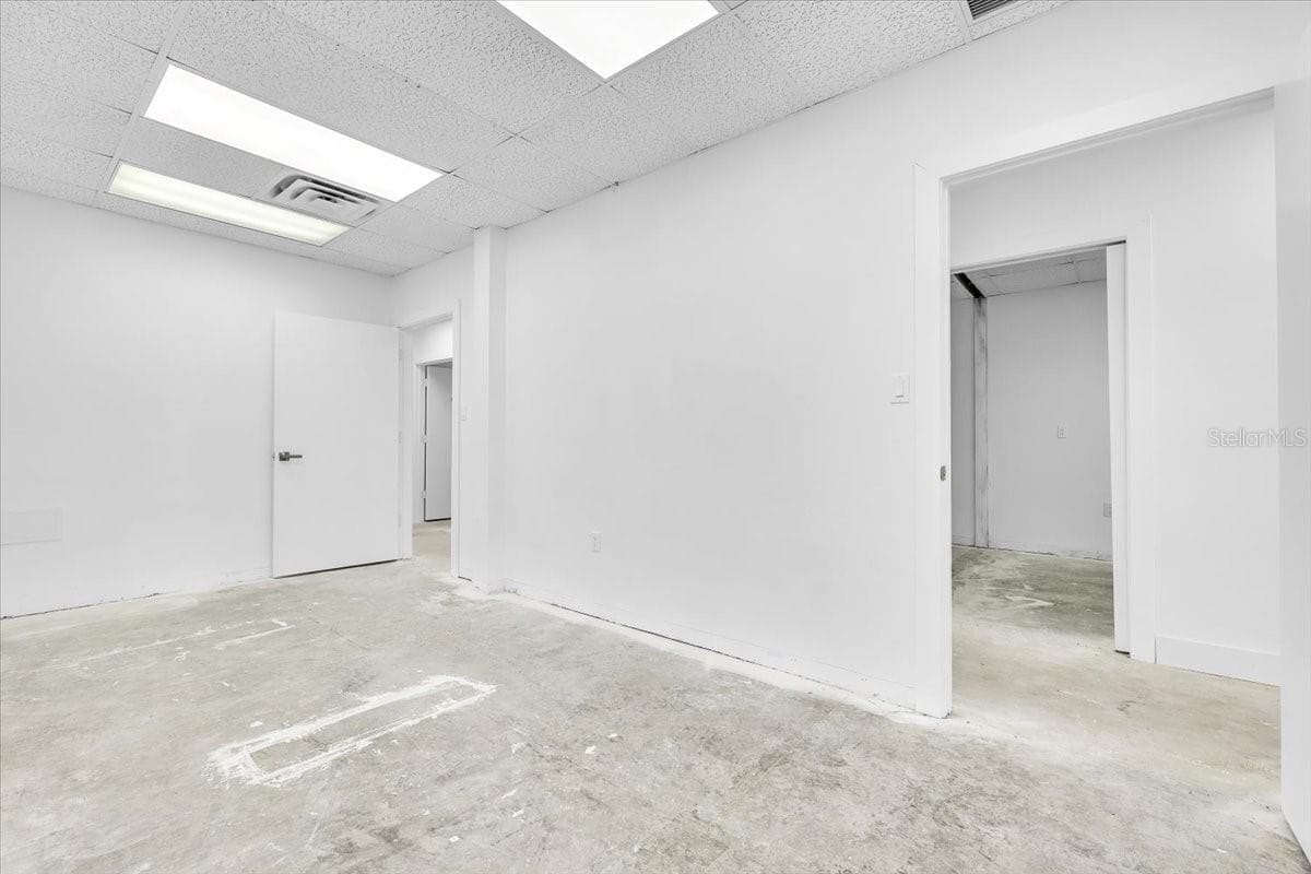 3300 TAMIAMI TRAIL — photo 12 of 45