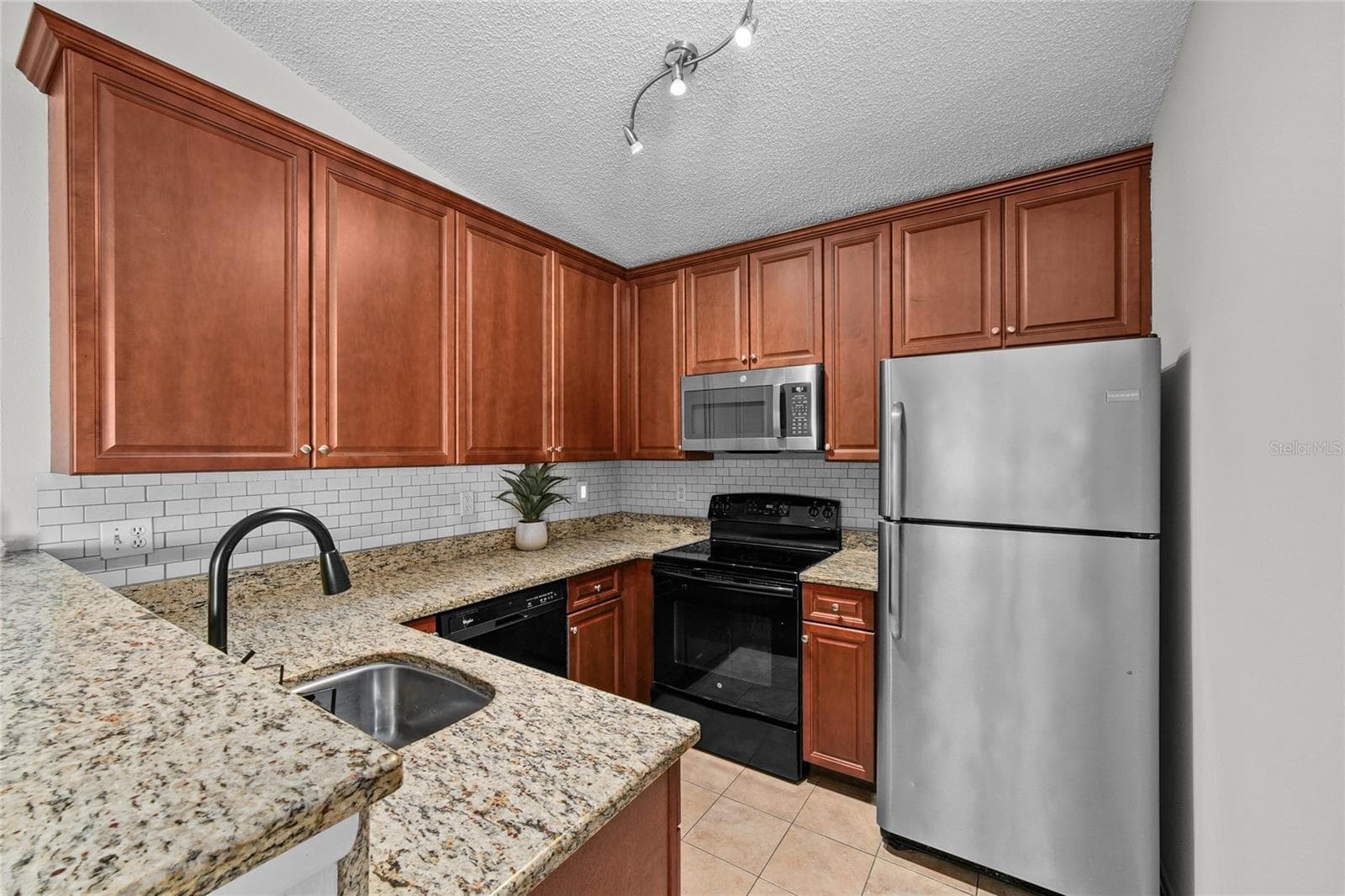 2751 WILSON COURT — photo 14 of 19