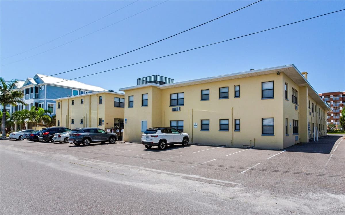 16333 GULF BOULEVARD — photo 39 of 41