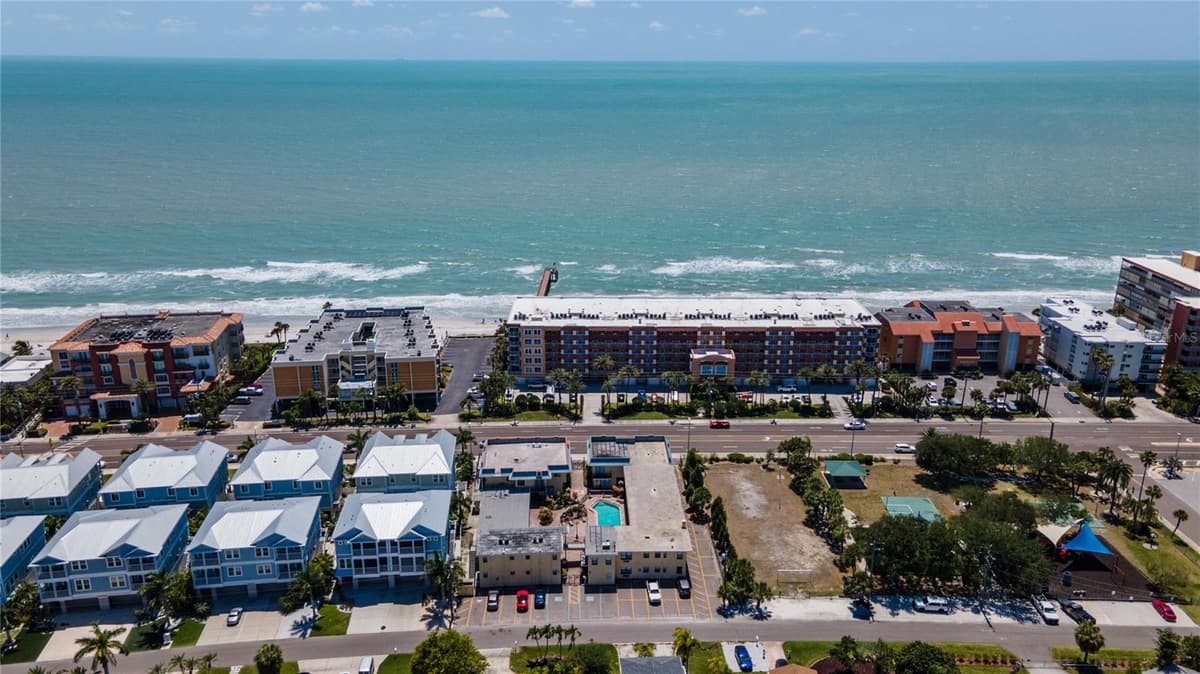 16333 GULF BOULEVARD — photo 36 of 41
