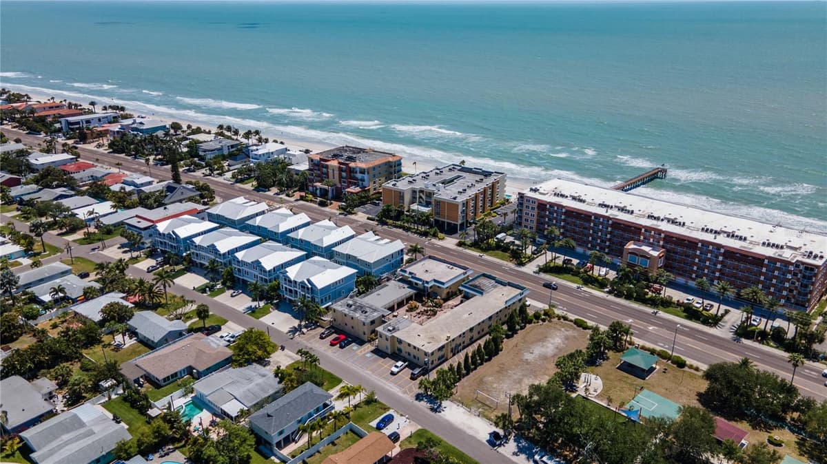 16333 GULF BOULEVARD — photo 40 of 41