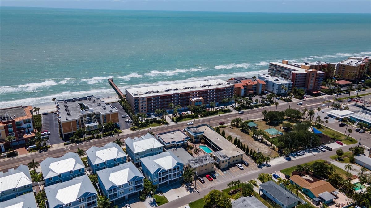 16333 GULF BOULEVARD — photo 37 of 41