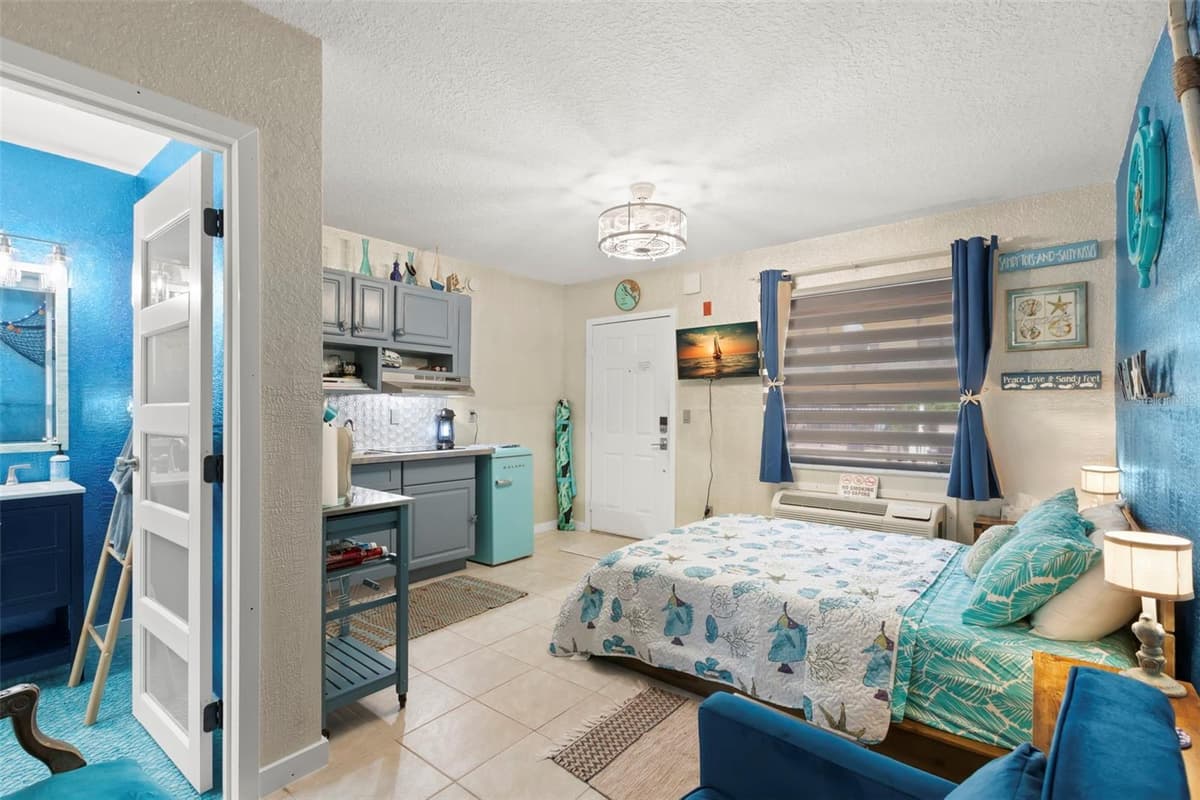 16333 GULF BOULEVARD — photo 14 of 41