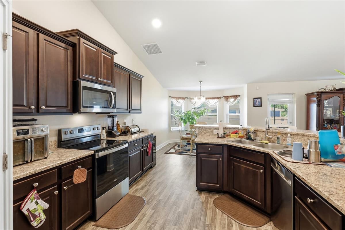 5513 MYRTLE DRIVE — photo 16 of 58