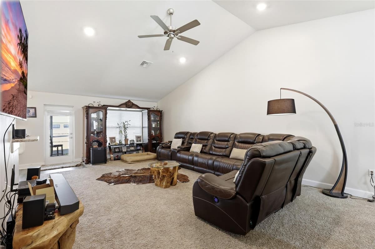 5513 MYRTLE DRIVE — photo 4 of 58