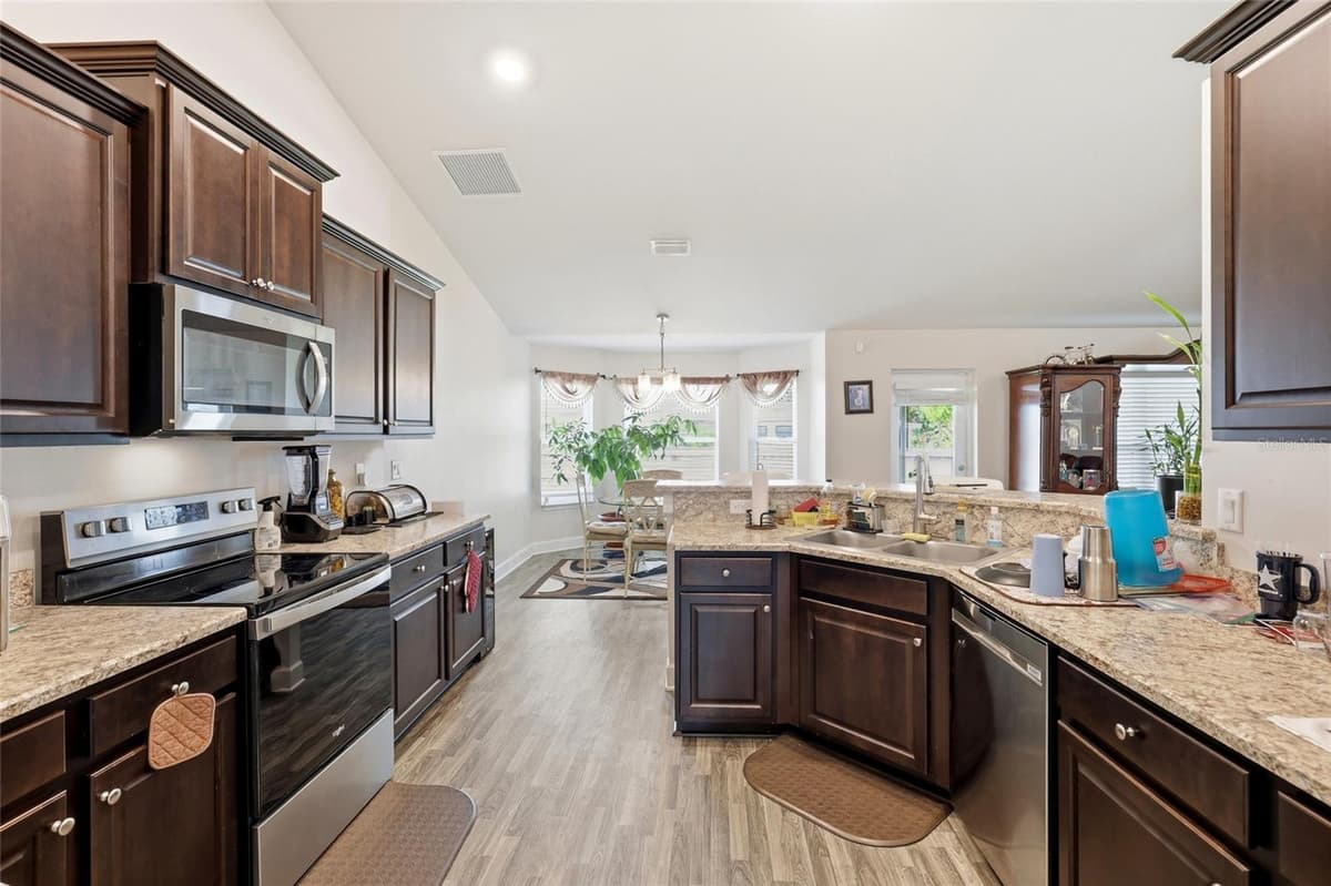 5513 MYRTLE DRIVE — photo 17 of 58