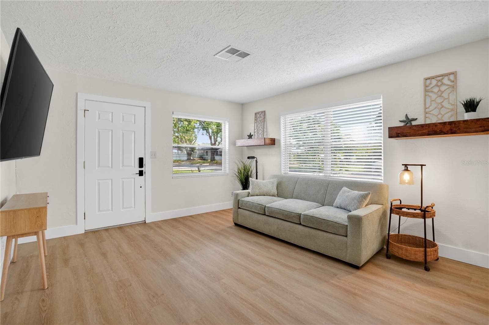 5700 16TH AVENUE — photo 6 of 52