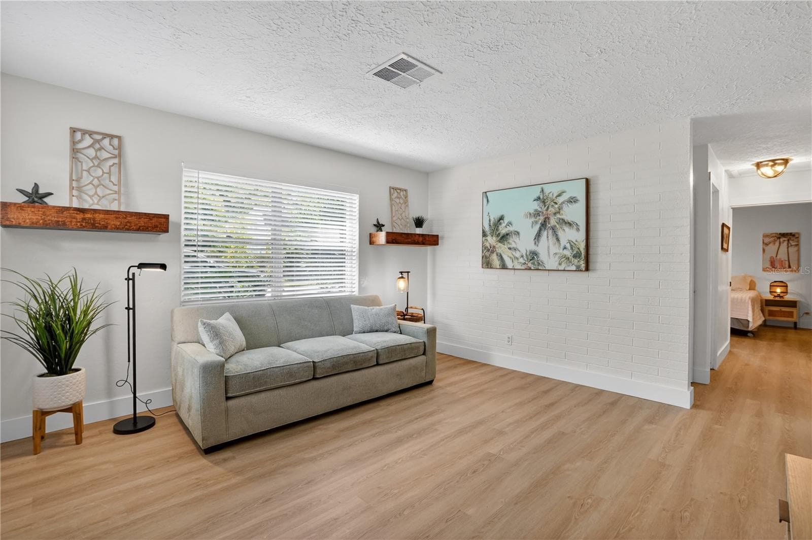5700 16TH AVENUE — photo 7 of 52