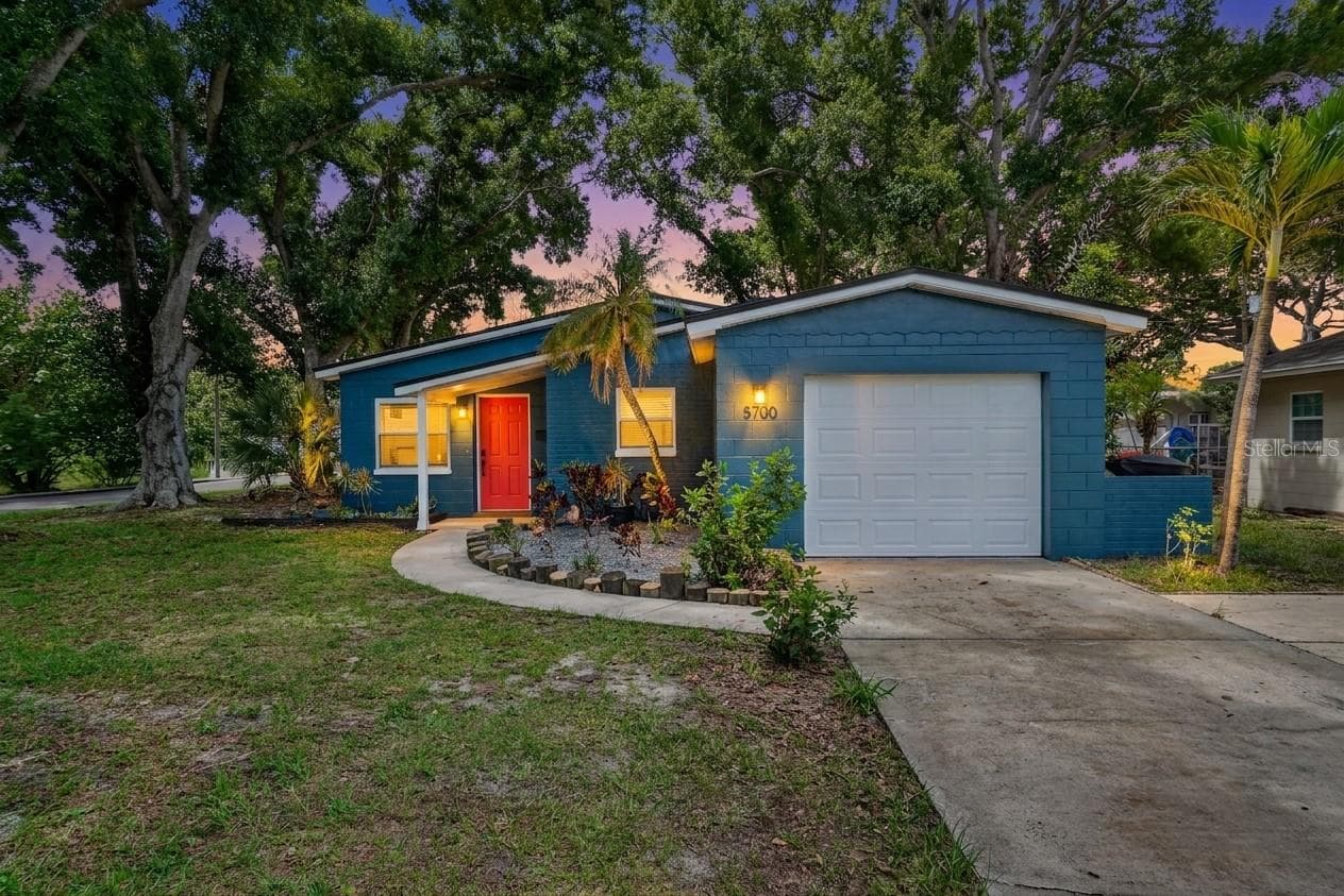 5700 16TH AVENUE — photo 4 of 52