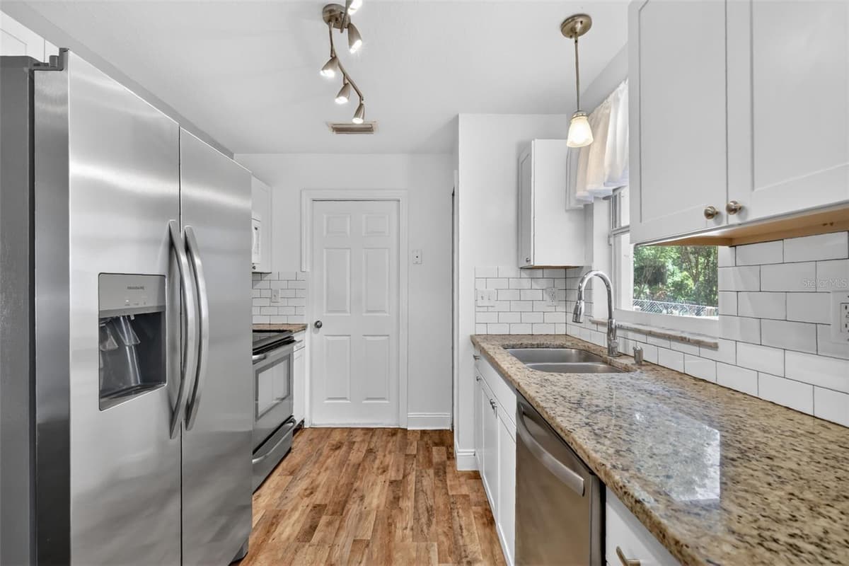 36 BAY RIDGE LOOP — photo 13 of 32