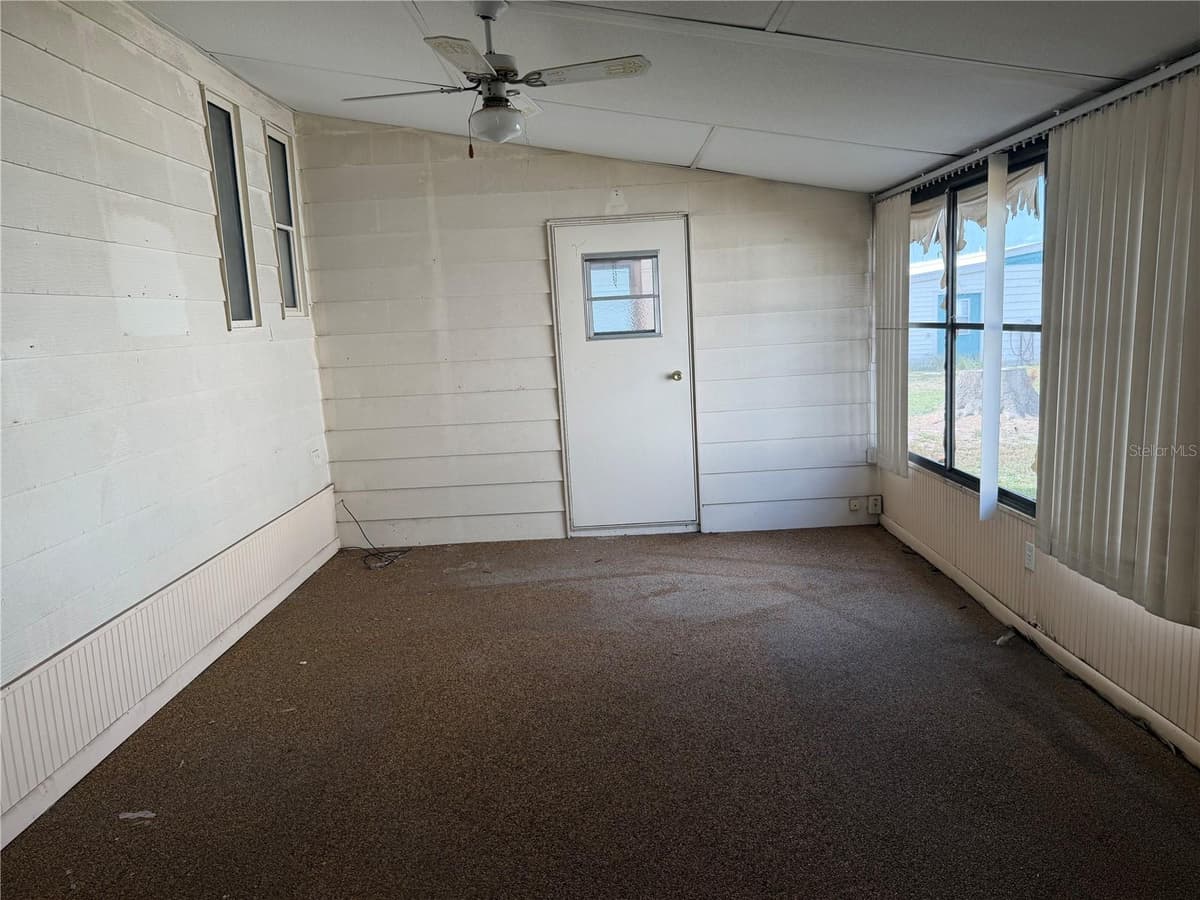 1007 CASSANDRA LANE — photo 2 of 9