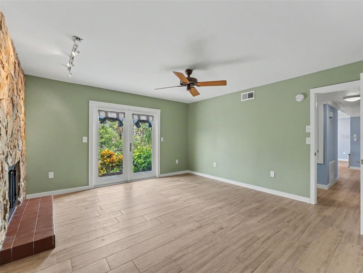 8720 BETTY STREET — photo 37 of 91