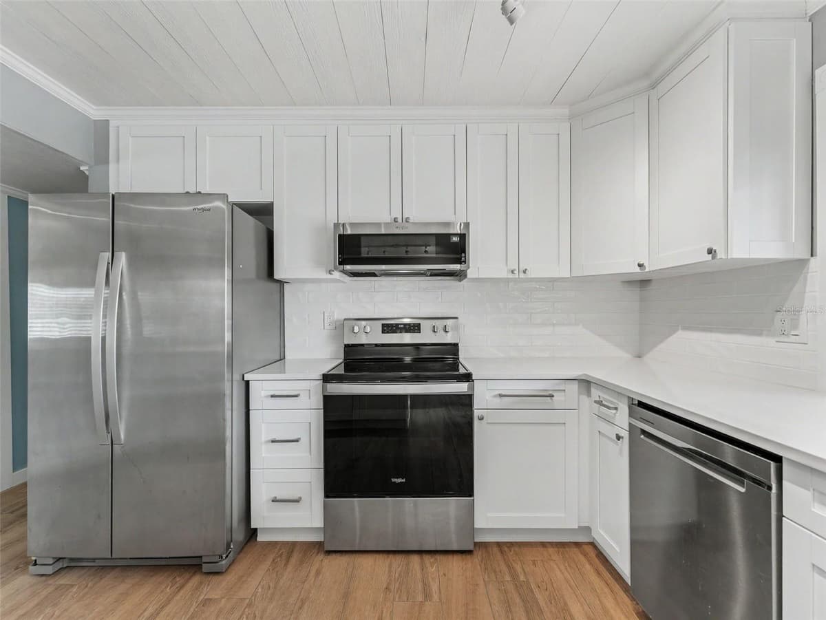 8720 BETTY STREET — photo 24 of 91