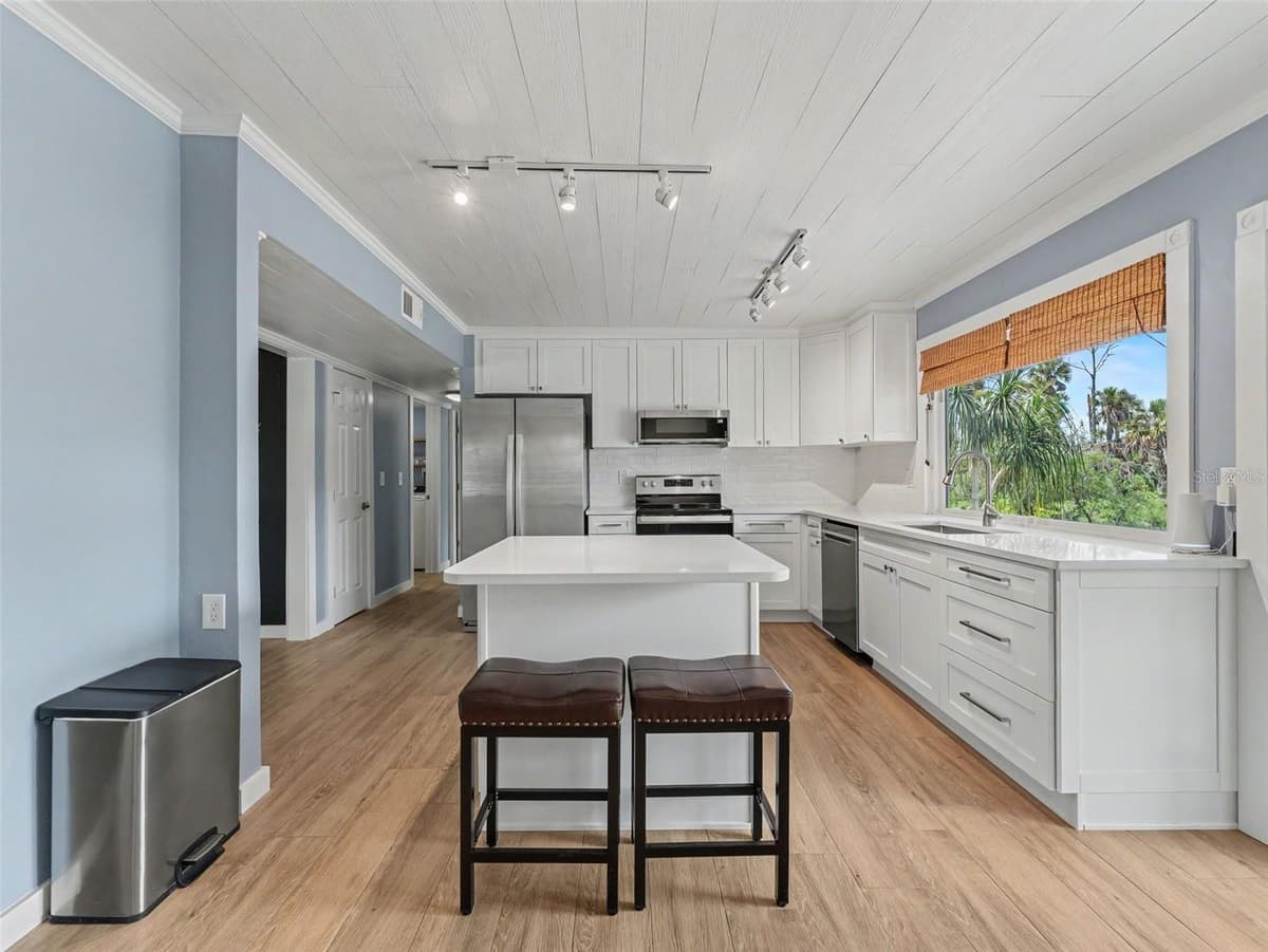 8720 BETTY STREET — photo 22 of 91