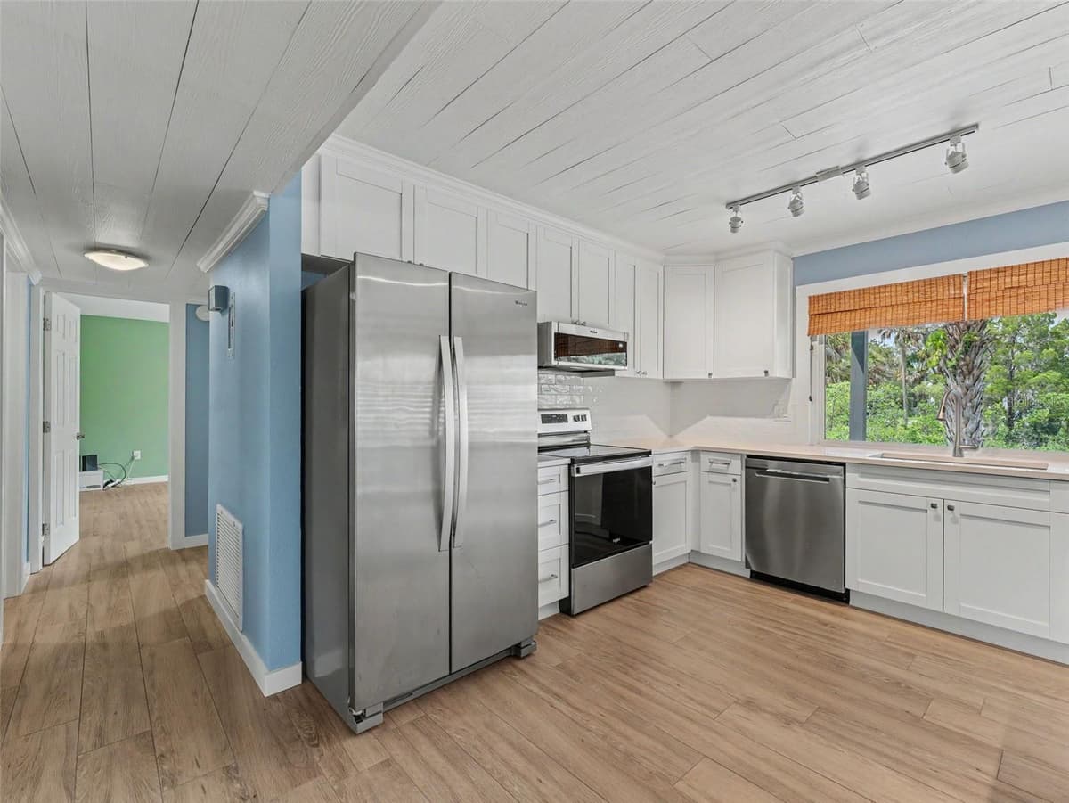 8720 BETTY STREET — photo 26 of 91