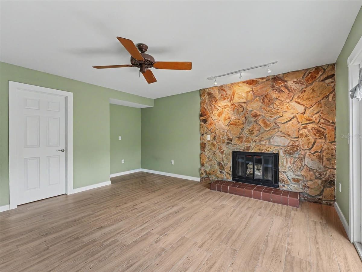 8720 BETTY STREET — photo 36 of 91