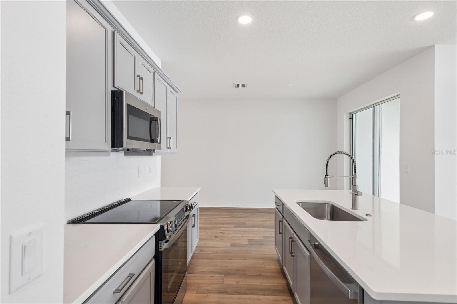 31542 AZURE BEACH DRIVE — photo 10 of 39