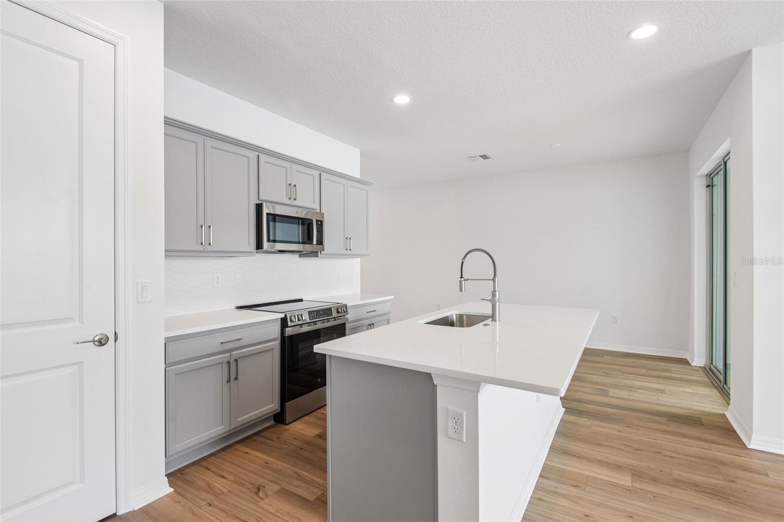 31542 AZURE BEACH DRIVE — photo 6 of 39