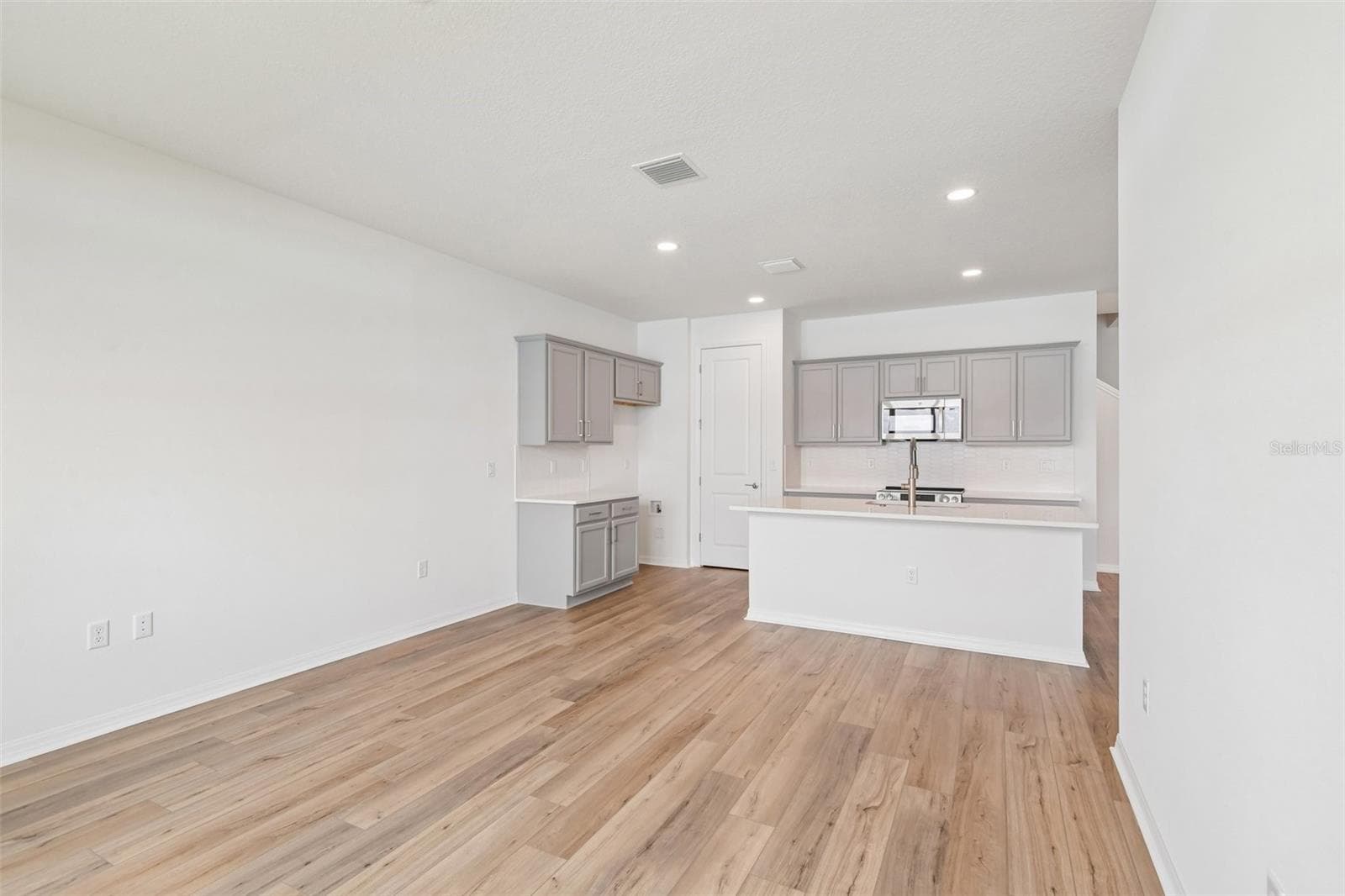 31542 AZURE BEACH DRIVE — photo 13 of 39