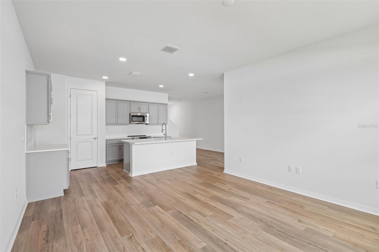 31542 AZURE BEACH DRIVE — photo 14 of 39