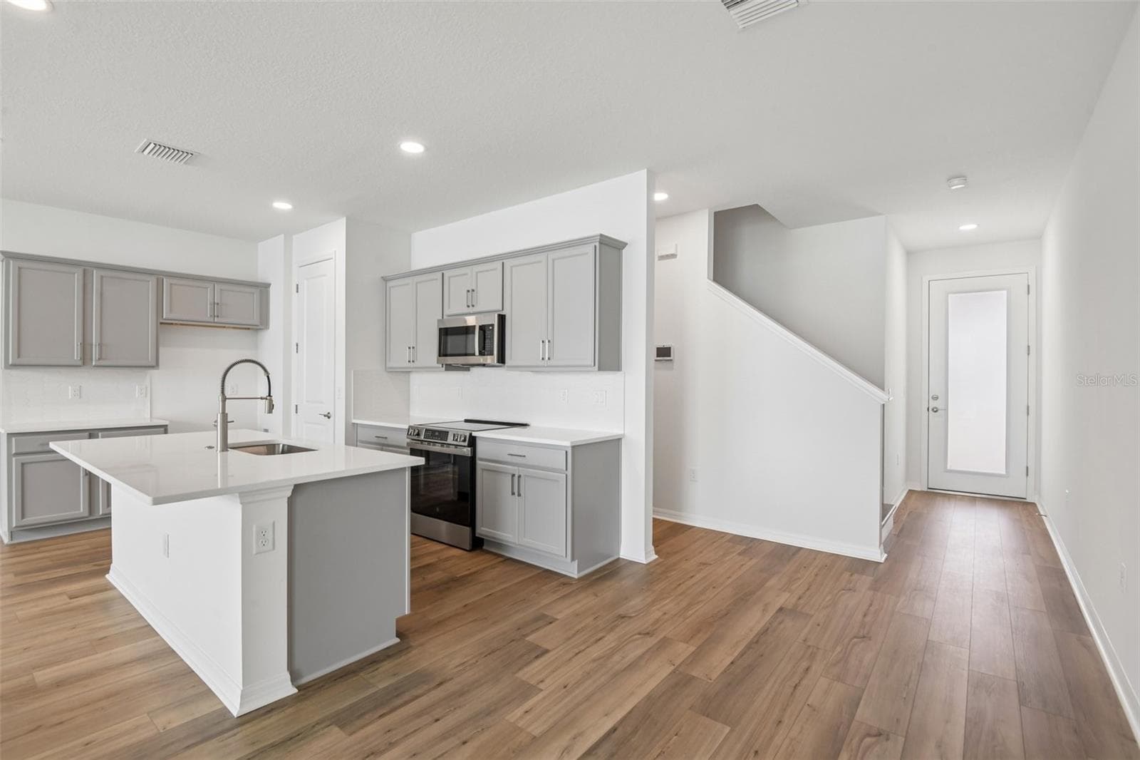 31542 AZURE BEACH DRIVE — photo 3 of 39