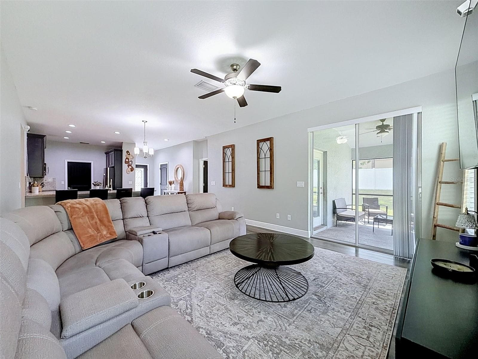 11370 MIRAGE AVENUE — photo 14 of 31