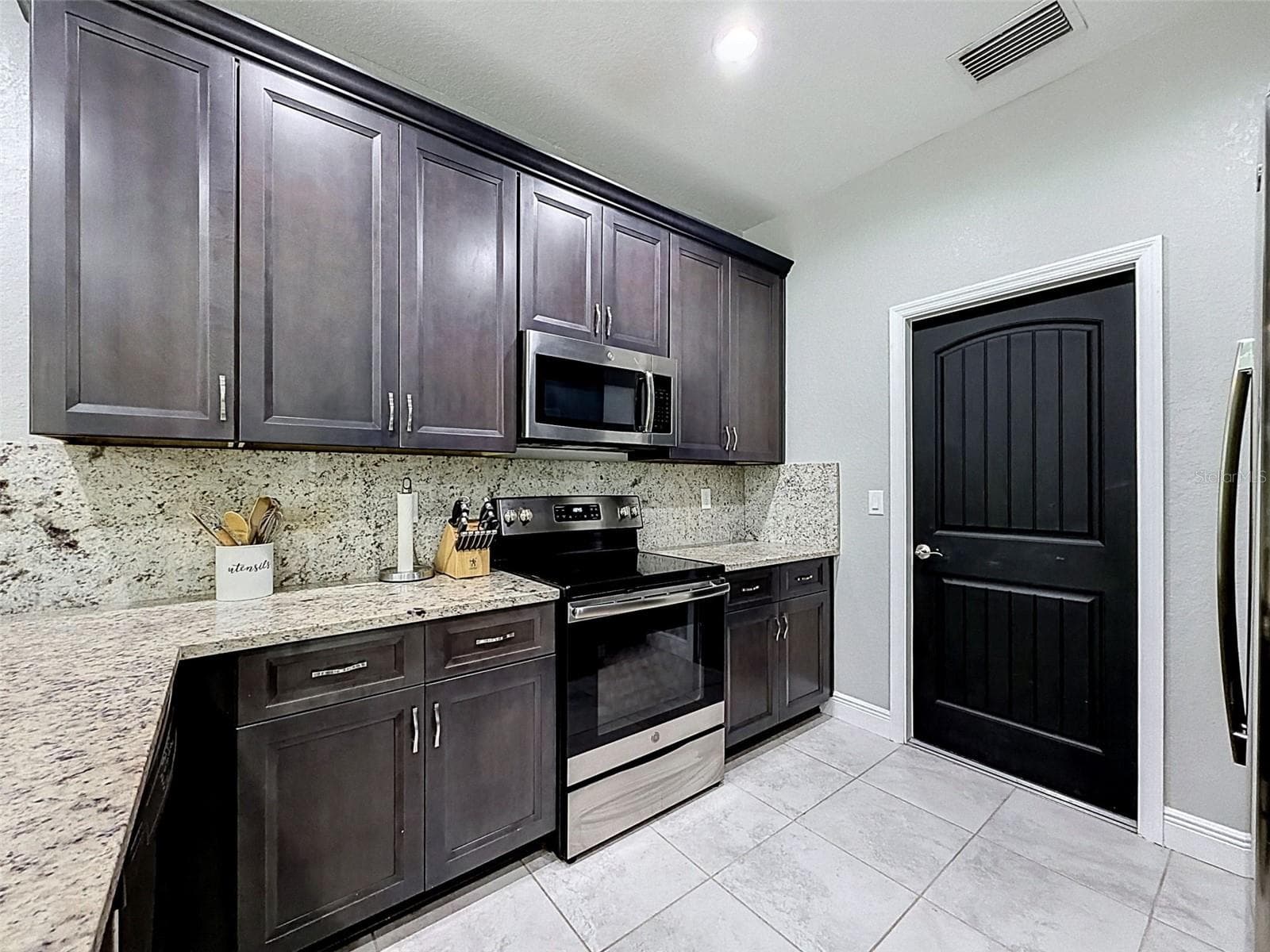 11370 MIRAGE AVENUE — photo 7 of 31