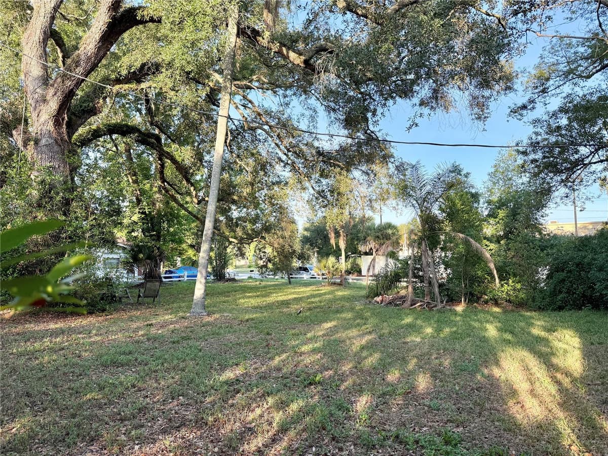 304 SPRINGDALE PLACE — photo 4 of 7