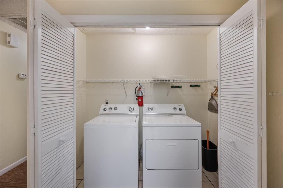 4231 OAK LOOP — photo 15 of 33
