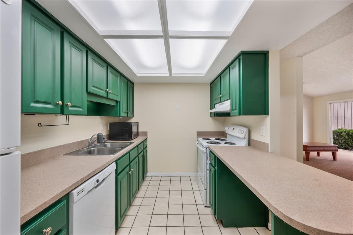 4231 OAK LOOP — photo 13 of 33