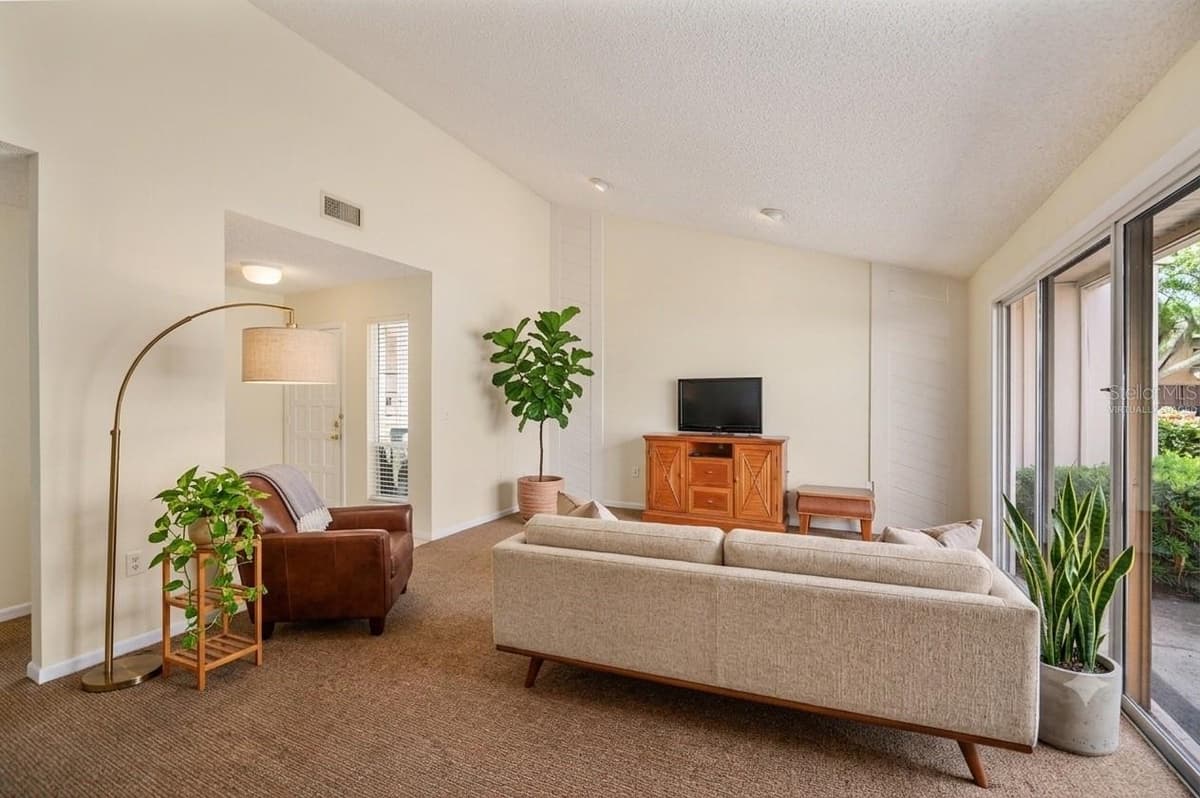 4231 OAK LOOP — photo 3 of 33