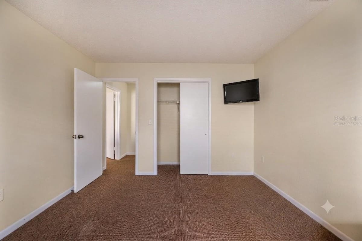 4231 OAK LOOP — photo 23 of 33