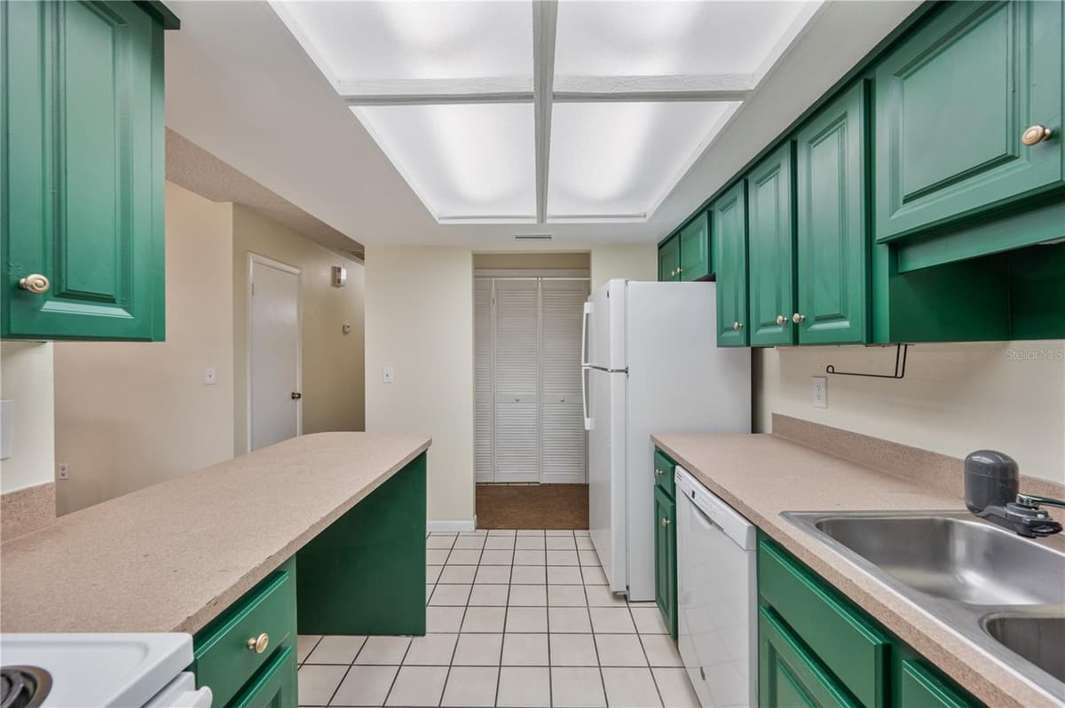 4231 OAK LOOP — photo 14 of 33