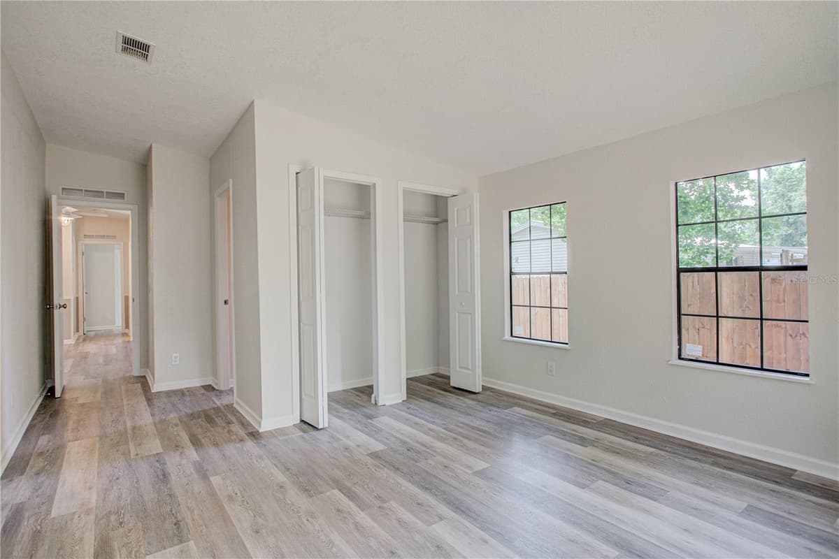 118 WATERWAY DRIVE — photo 20 of 34