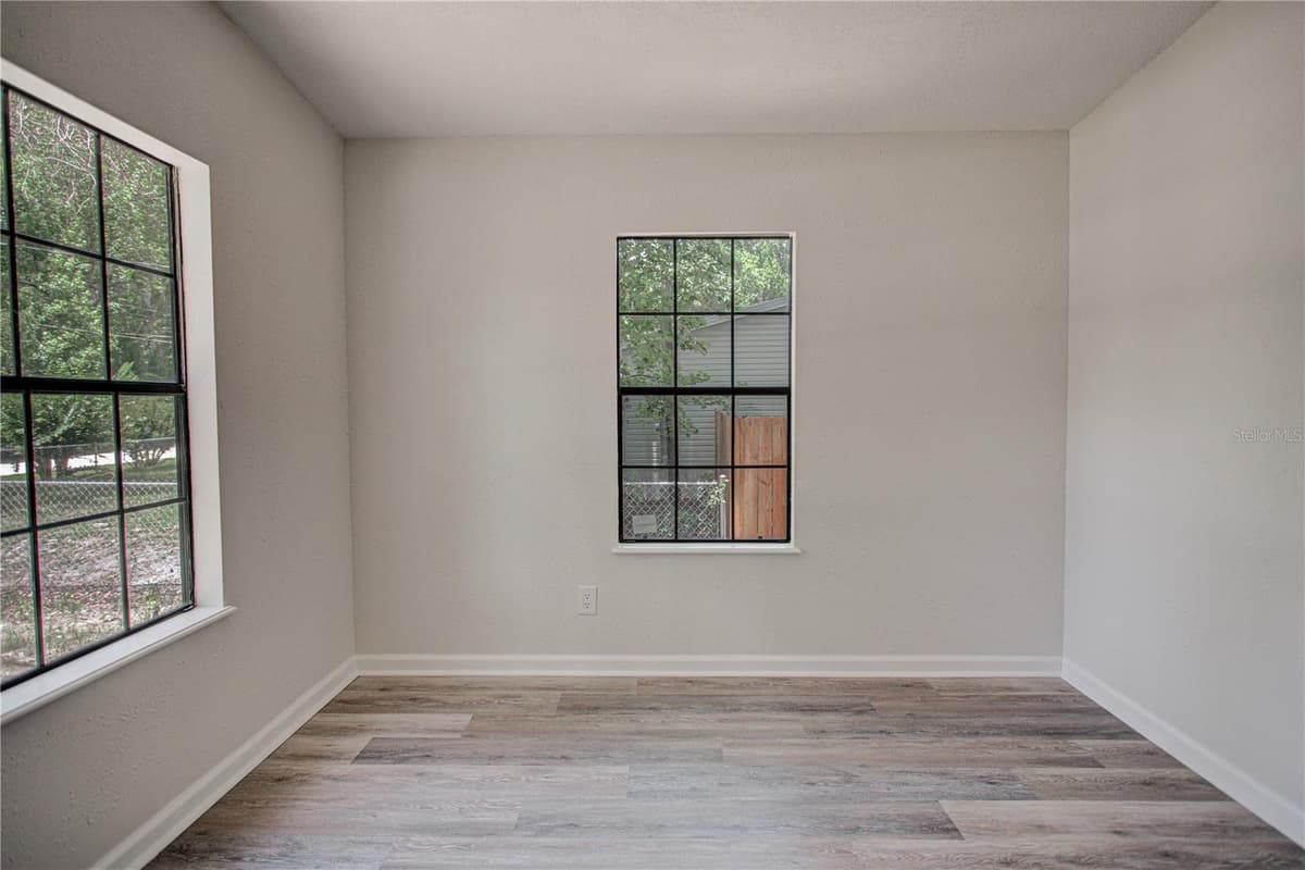 118 WATERWAY DRIVE — photo 17 of 34