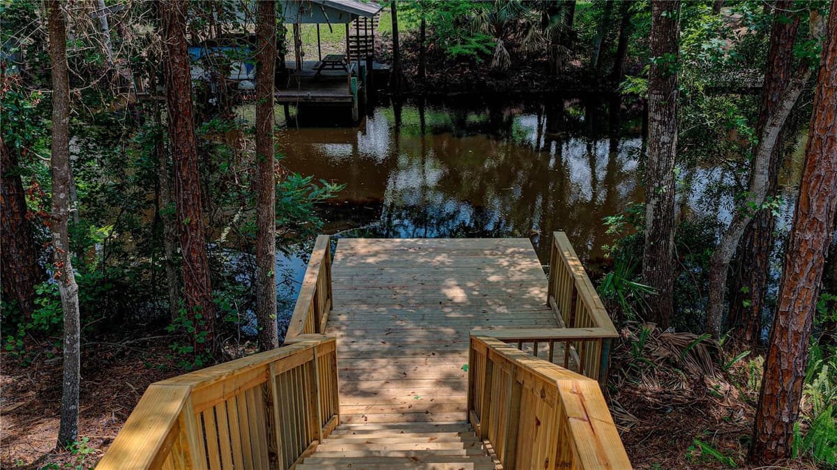 118 WATERWAY DRIVE — photo 7 of 34