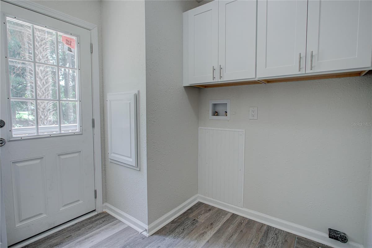 118 WATERWAY DRIVE — photo 32 of 34