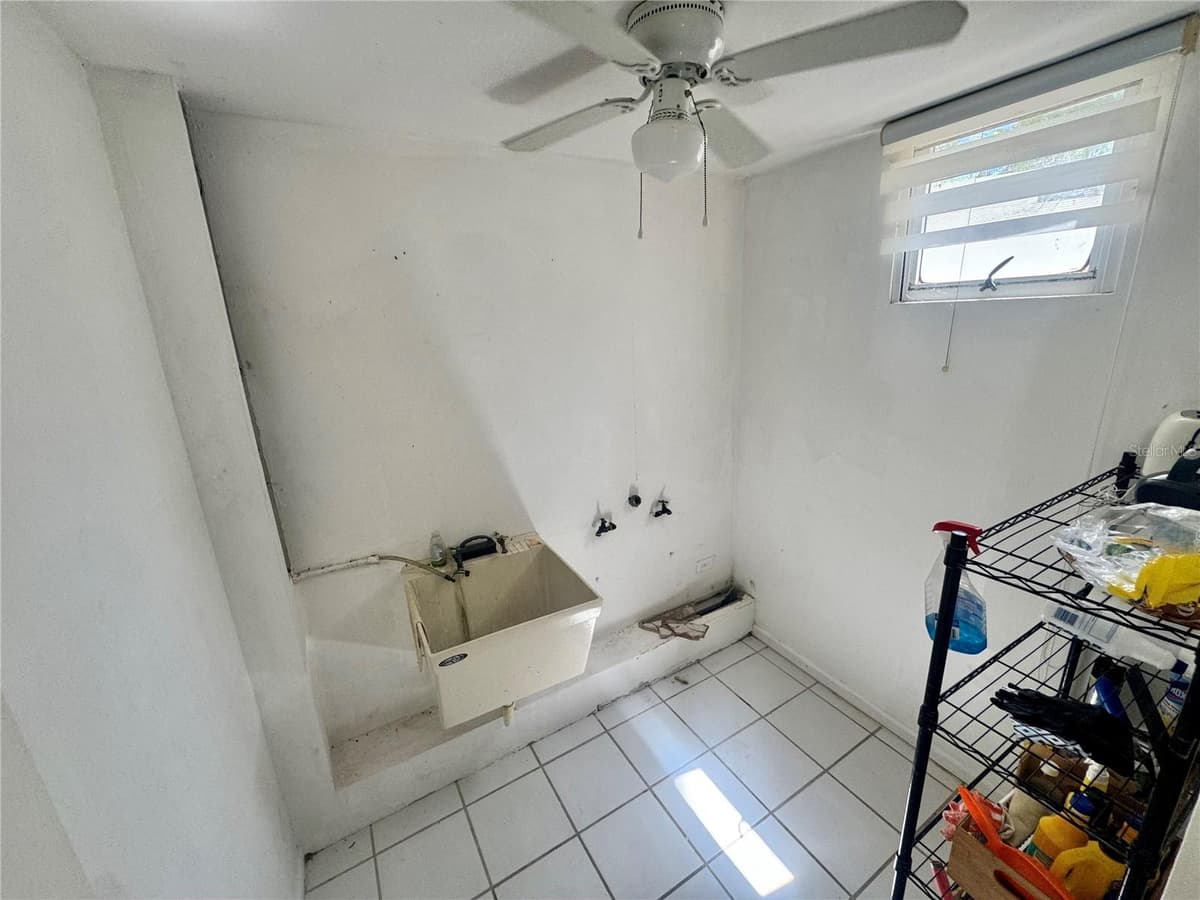 125 HARBOUR DRIVE — photo 10 of 22