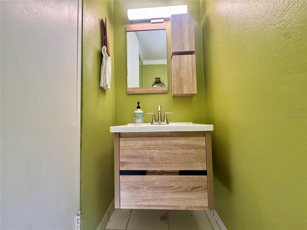 125 HARBOUR DRIVE — photo 11 of 22
