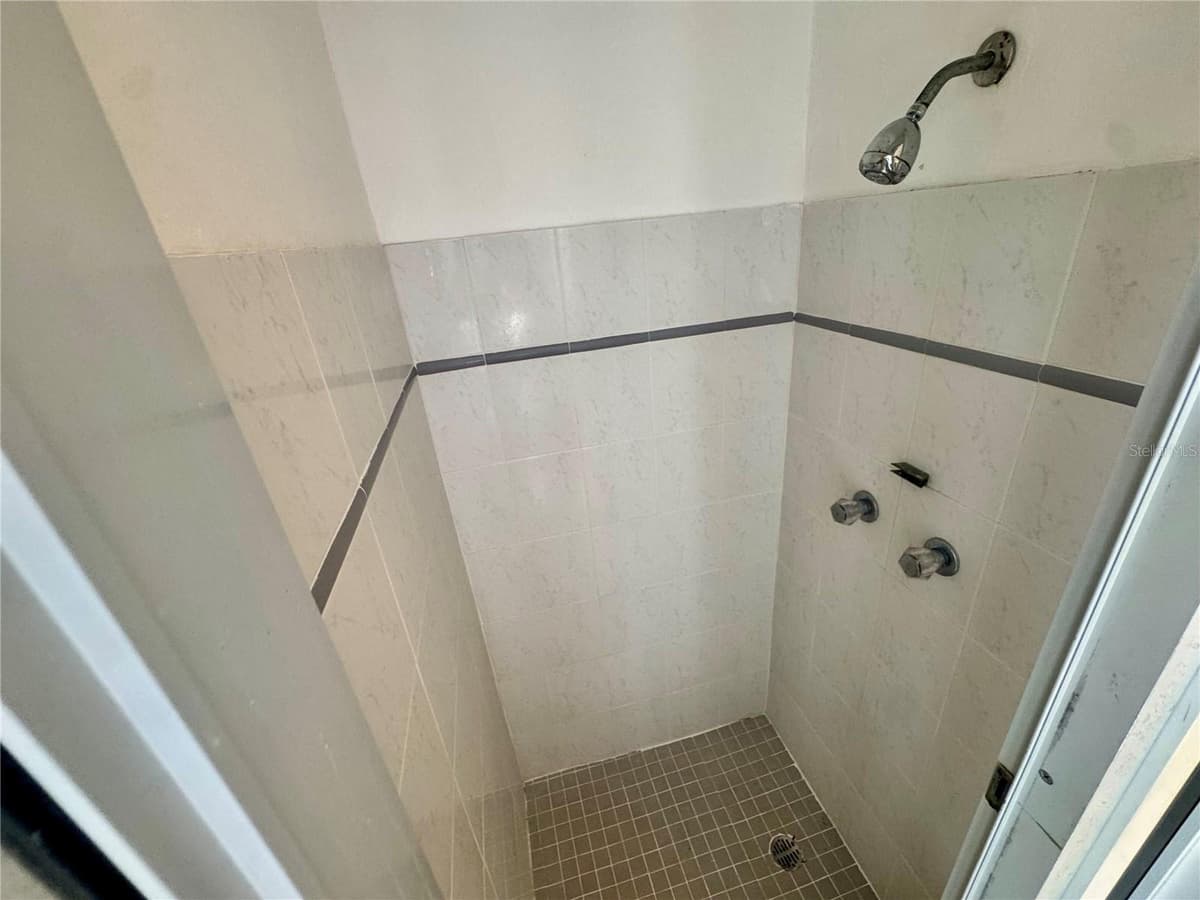 125 HARBOUR DRIVE — photo 15 of 22
