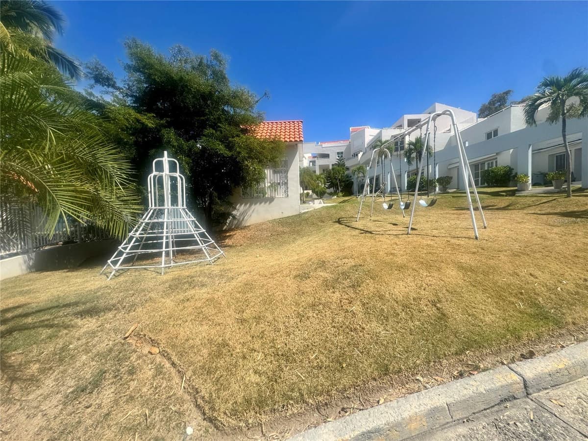 125 HARBOUR DRIVE — photo 19 of 22