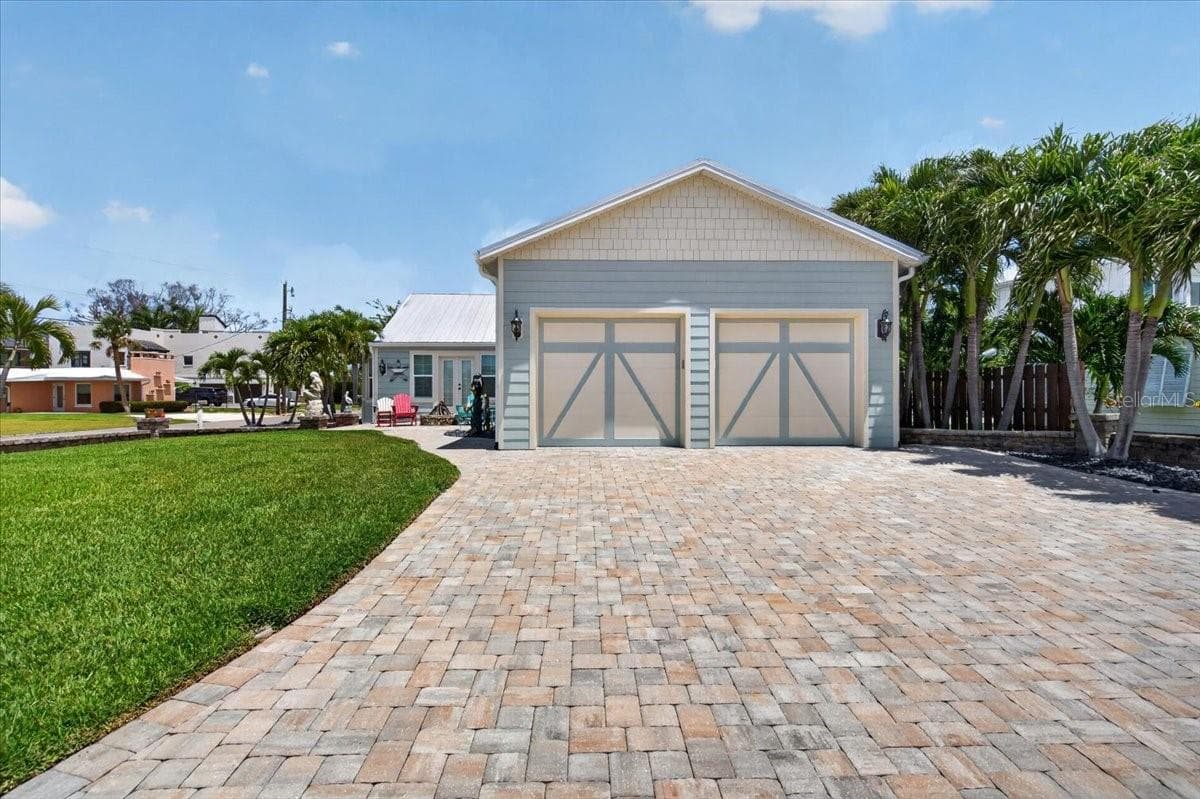 216 SUNRISE DRIVE — photo 64 of 70