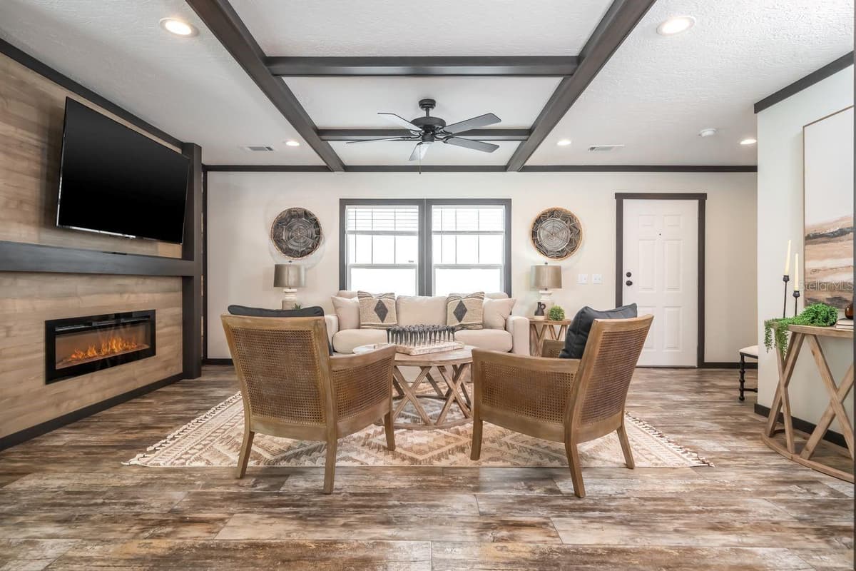 10315 GREGORY AVENUE — photo 4 of 21