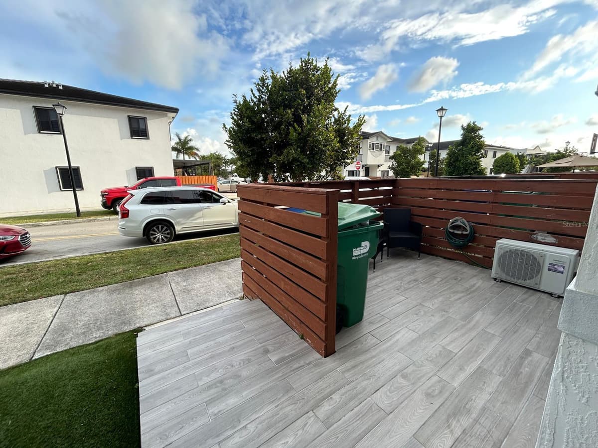 13313 250TH TERRACE — photo 3 of 31