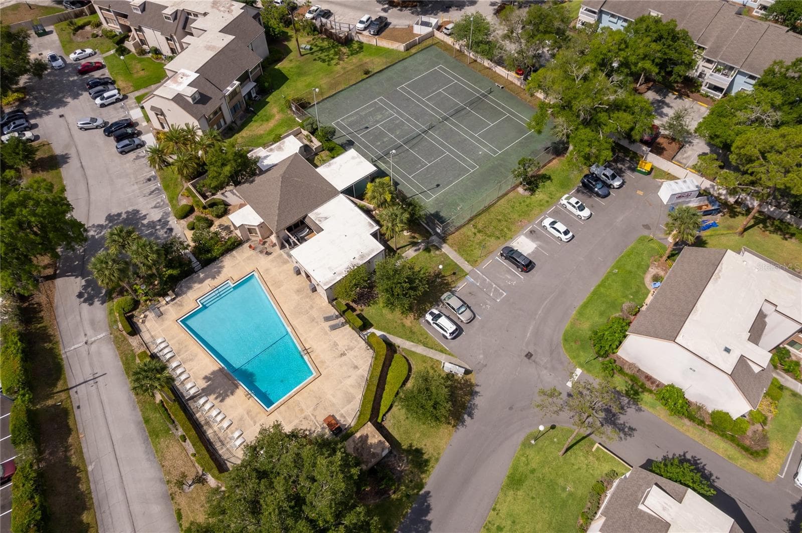 228 ORIENTA POINT STREET — photo 6 of 30