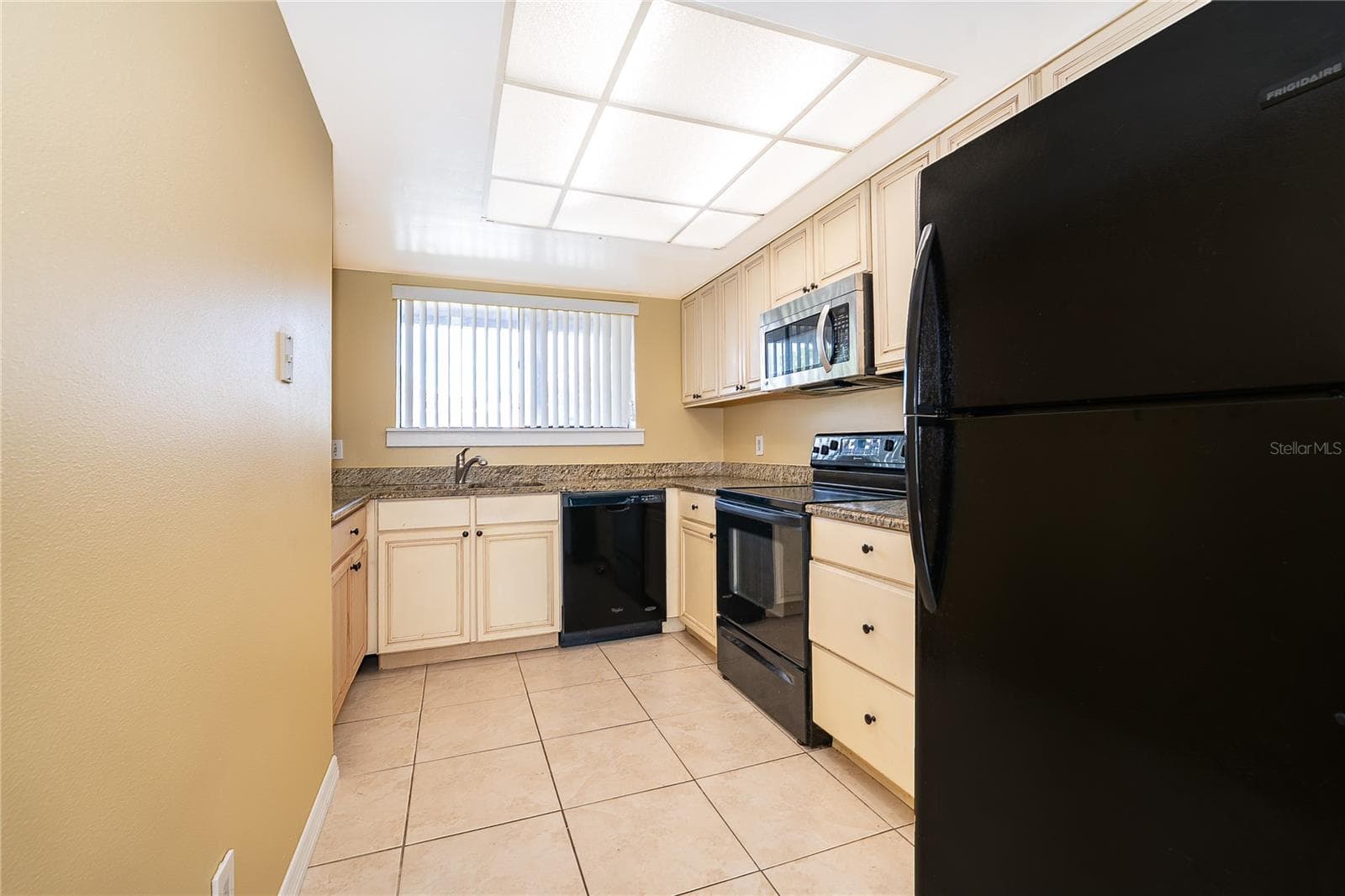 228 ORIENTA POINT STREET — photo 12 of 30