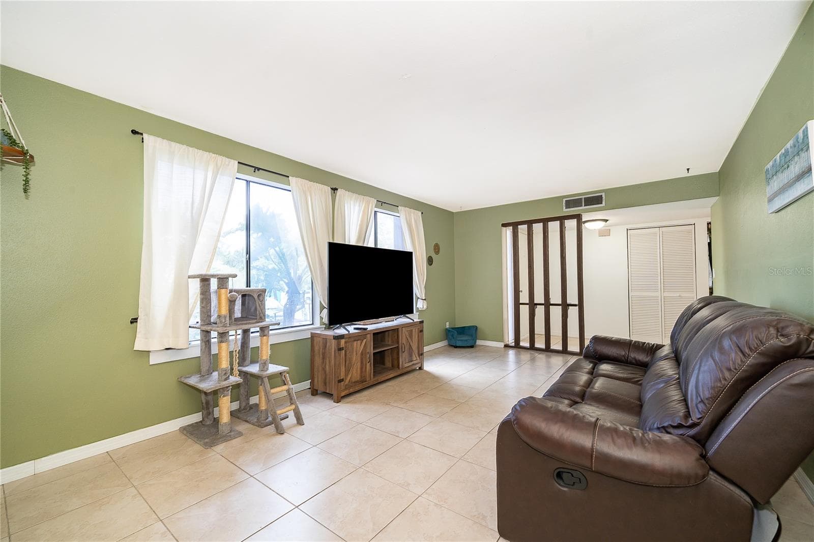 228 ORIENTA POINT STREET — photo 10 of 30