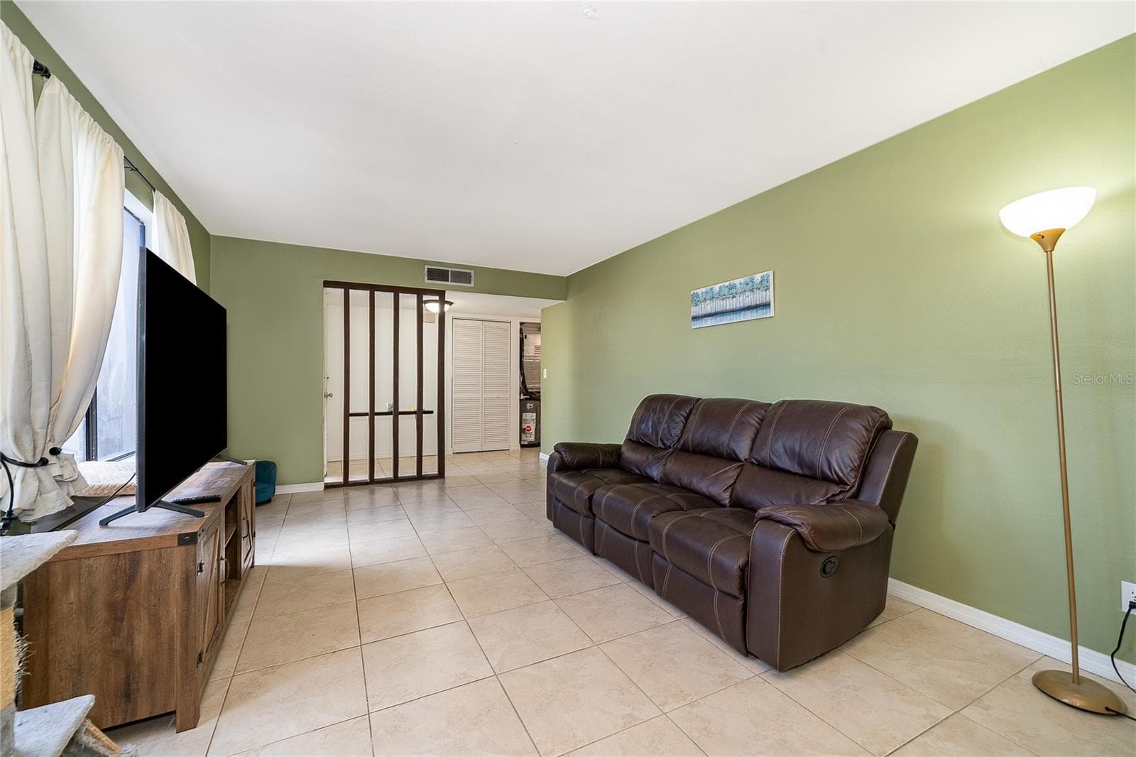 228 ORIENTA POINT STREET — photo 11 of 30