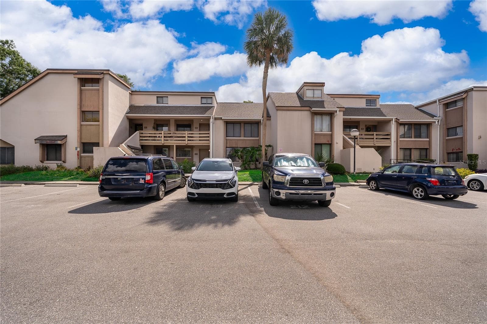 228 ORIENTA POINT STREET — photo 3 of 30
